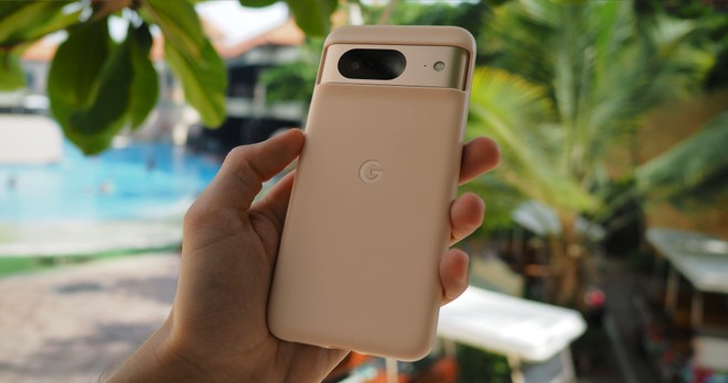Google nega la riparazione e lui singegna: nuova vita (low cost) per un Pixel 8