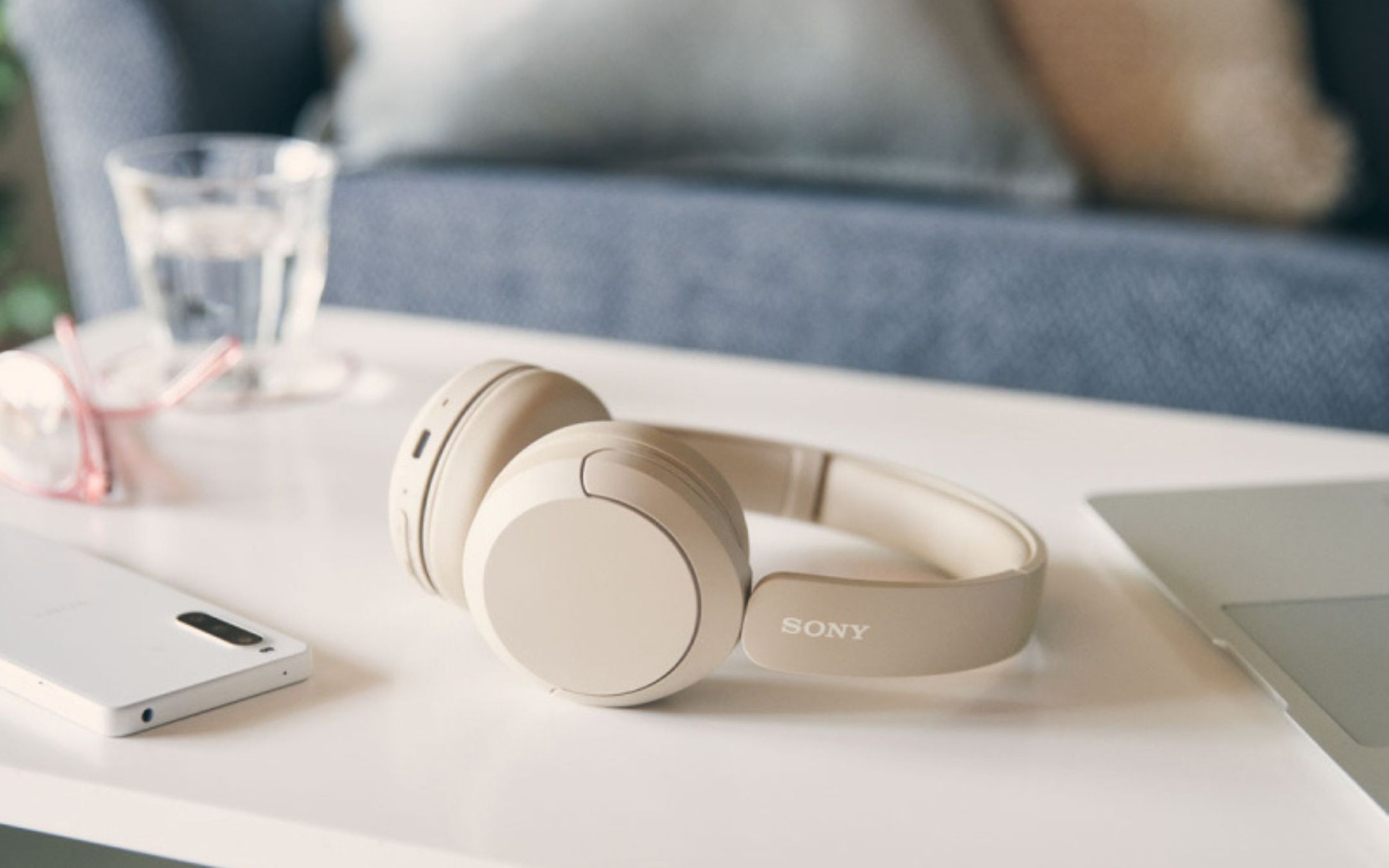 Le amatissime cuffie wireless Sony WH-CH520 crollano del 57% su Amazon ...