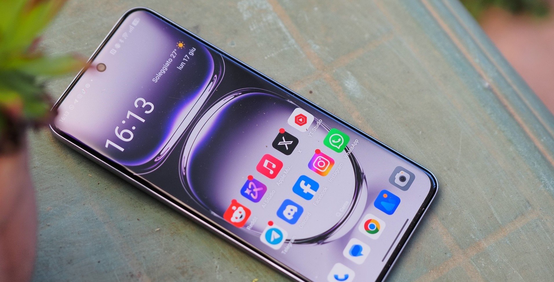 Recensione Oppo Reno 12 Pro: un medio gamma completo al giusto prezzo