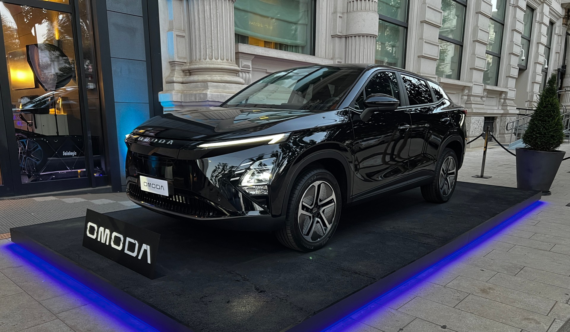 OMODA 5 arriva in Italia, ecco quanto costa il nuovo SUV cinese