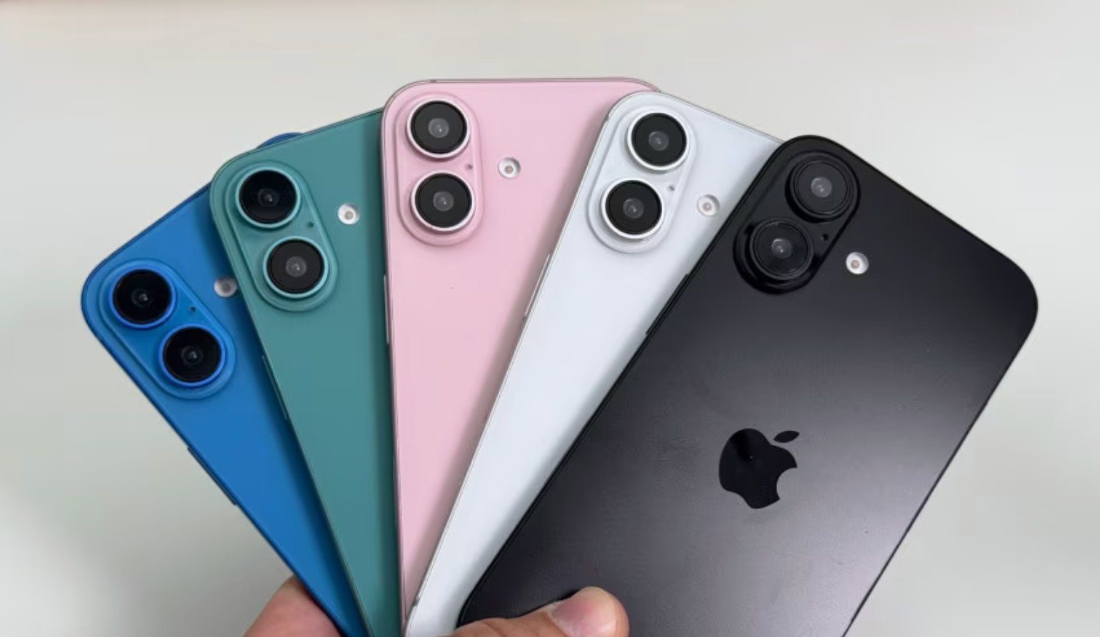 Apple Intelligence, confermato il supporto alla lingua italiana e tedesca nel 2025