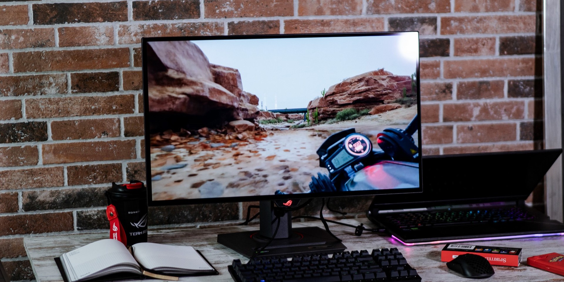 Recensione monitor Asus ROG Strix XG27AQDMG: versatile, WOLED e glossy