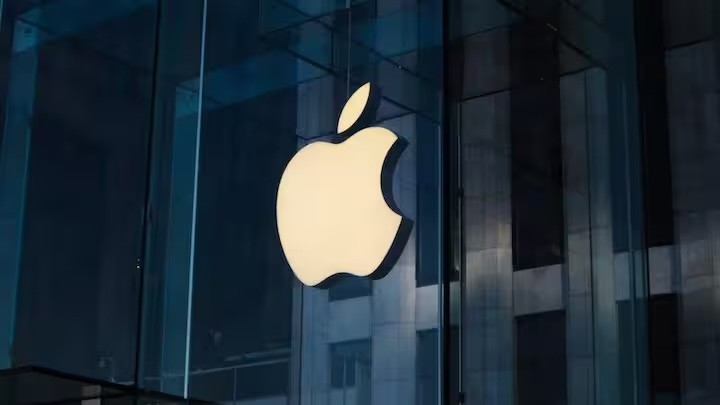 Apple batte le previsioni: utili record nel Q4 con quasi 95 mld di dollari di fatturato