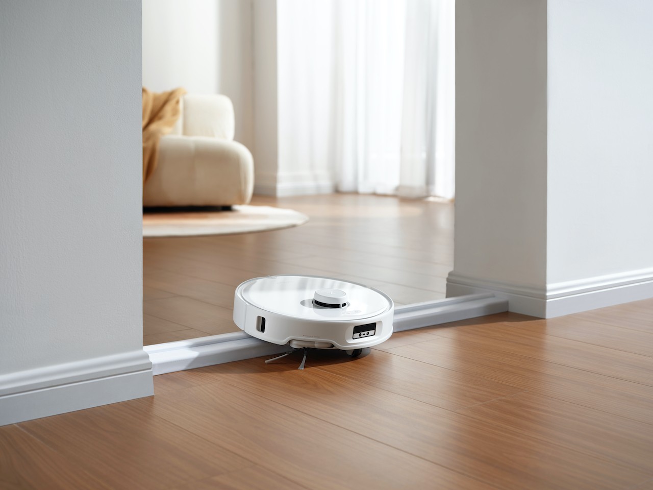 Pulizia smart, mop a 75°C e AI per animali: Roborock Qrevo Curv ora a 899