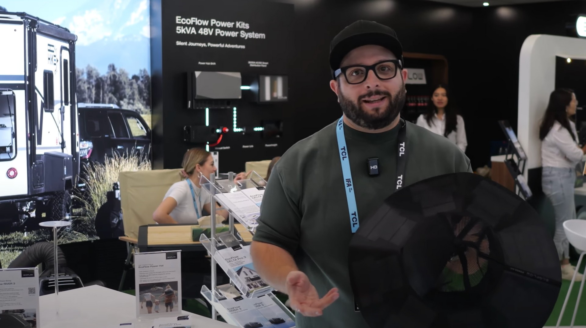 IFA 2024, tra le curiosità un purificatore con tavolino e un cappello solare | VIDEO