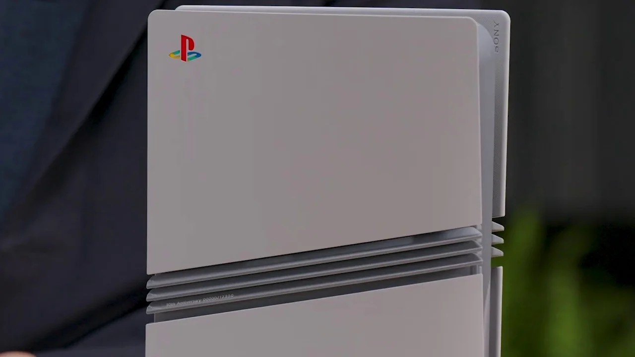 PS5 Pro 30th Anniversary è già esaurita ed i bagarini tornano all'attacco