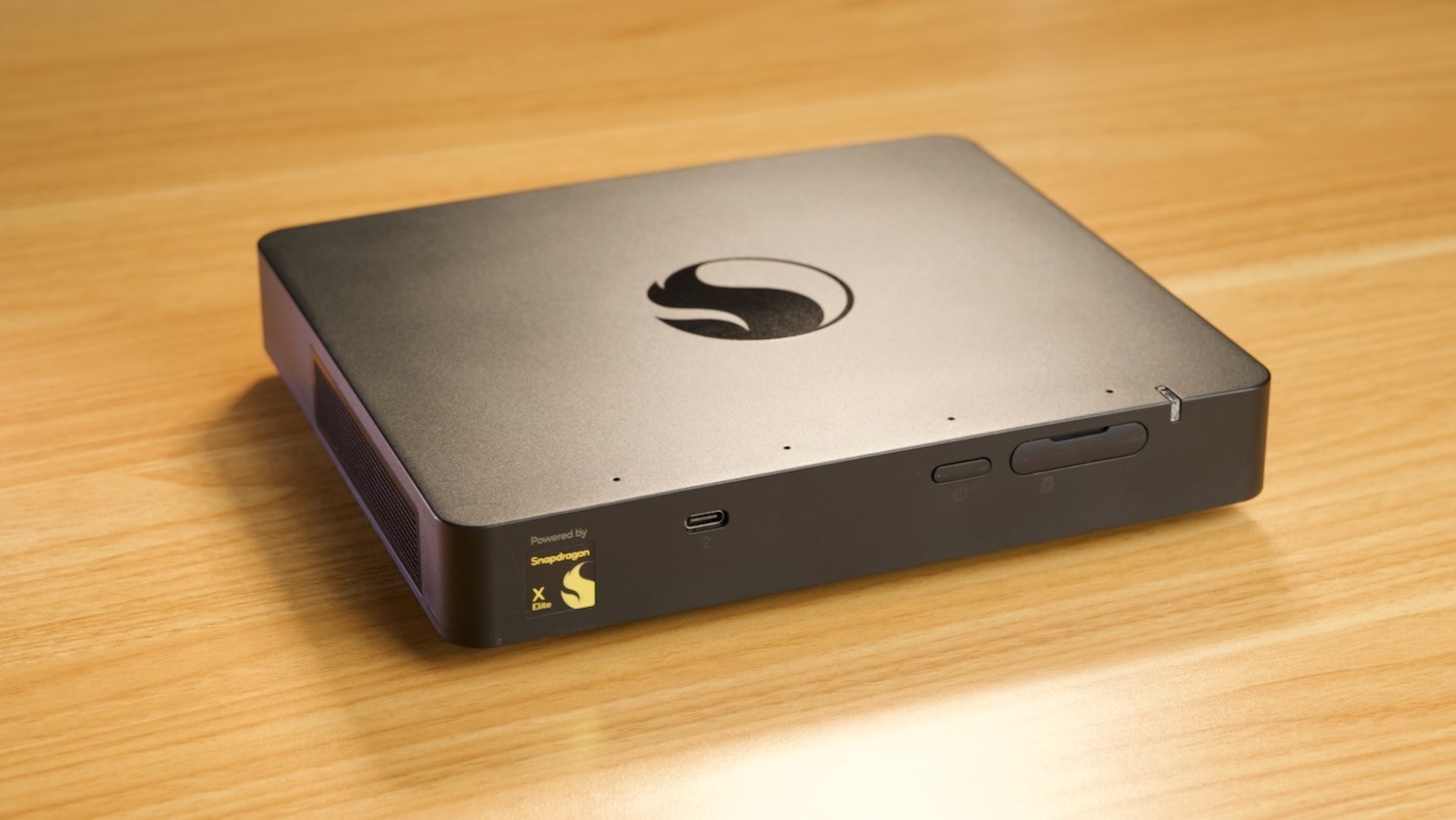 Snapdragon X Elite Dev Kit, consegnate le prime unità e c'è già un teardown