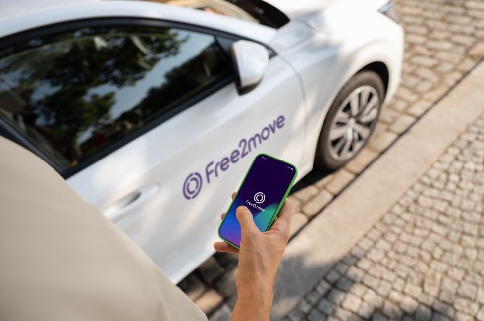 Free2move lancia la nuova app e rende il noleggio ancora più flessibile