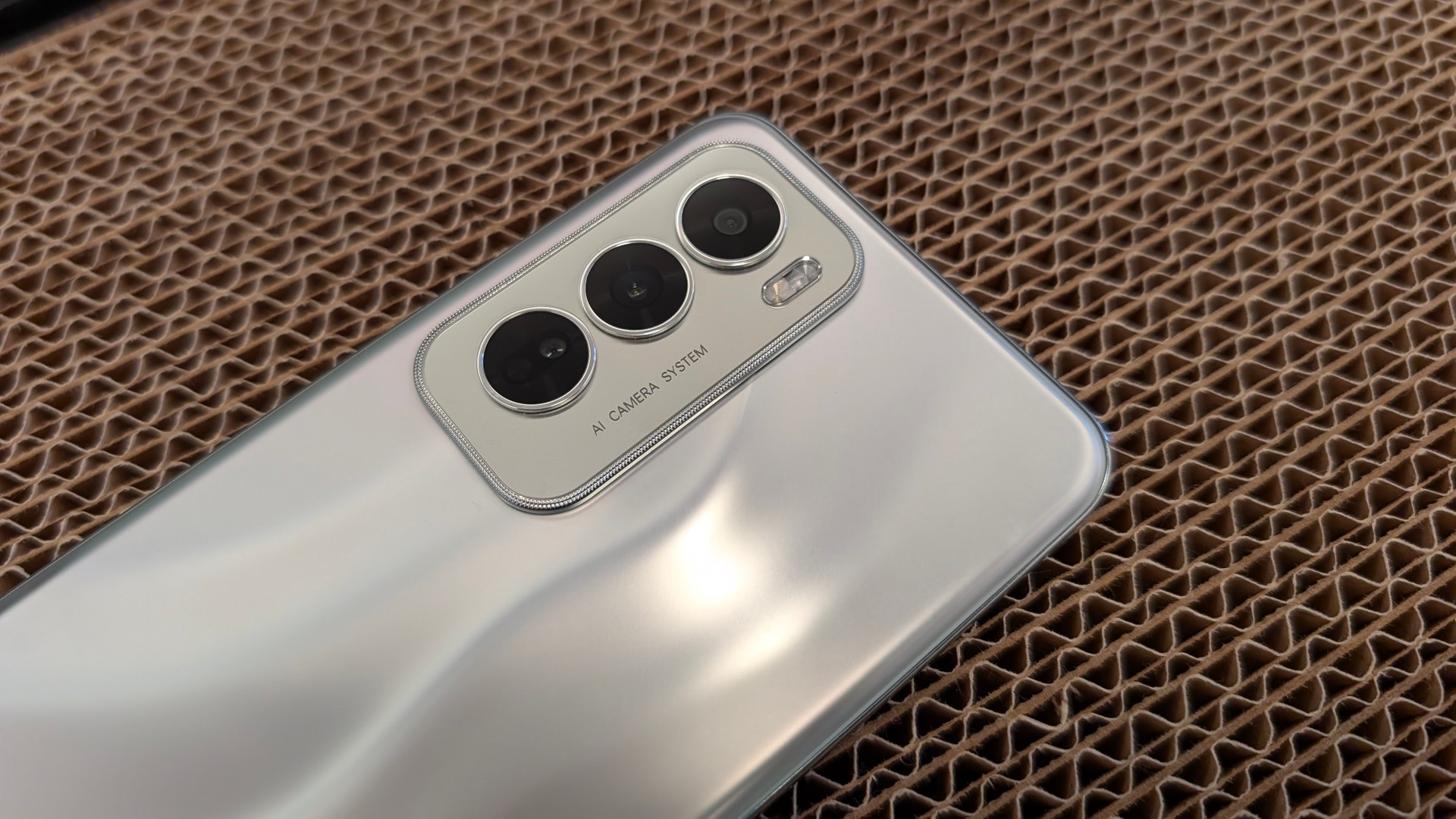 Oppo Reno13 Pro vicino al lancio: le novità a display, fotocamere e altro | Rumor