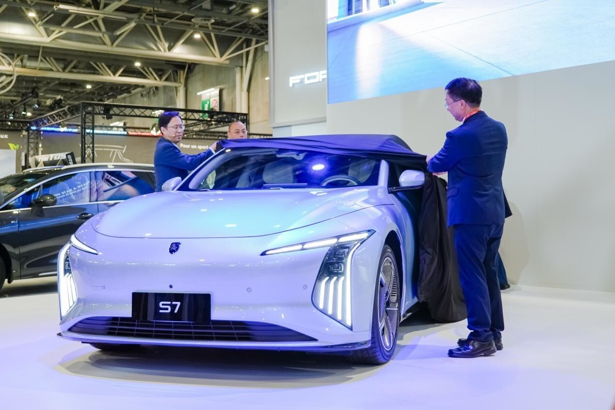 Forthing S7, la berlina elettrica di Dongfeng arriva in Italia. Cosa sappiamo