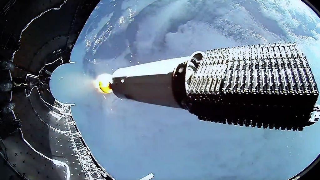 SpaceX: spettacolare video mostra il dispiegamento dei satelliti Starlink