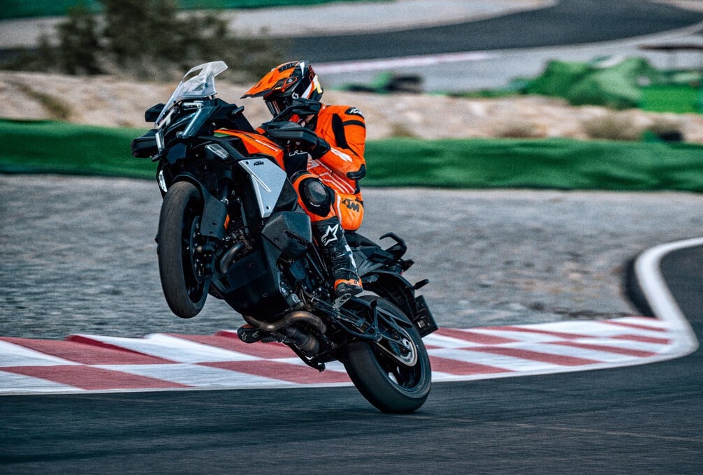 Nuova KTM 1390 Super Adventure S EVO, più potenza e tanta tecnologia