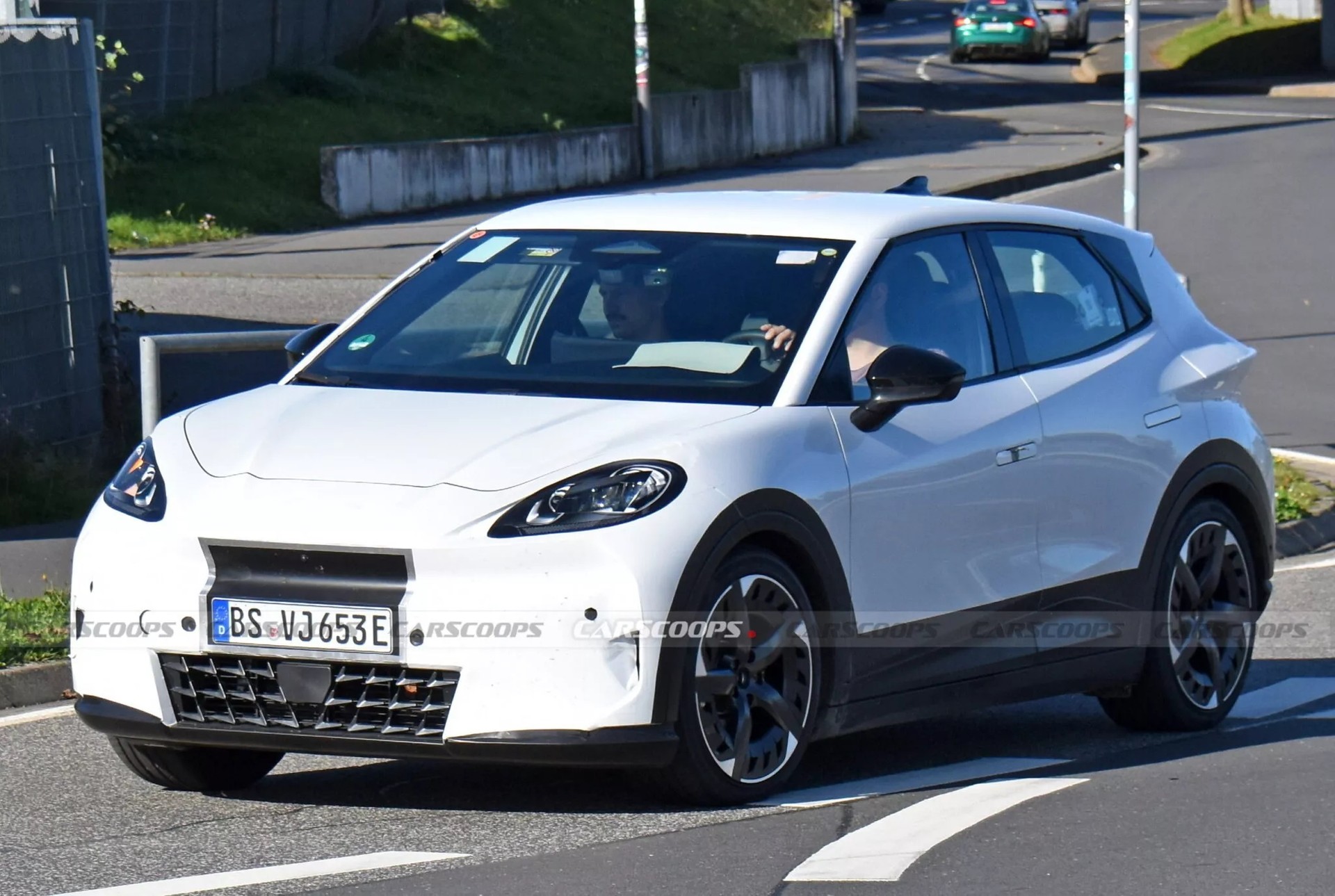 Cupra Raval, compatta e sportiva. Ecco le ultime foto spia della nuova elettrica