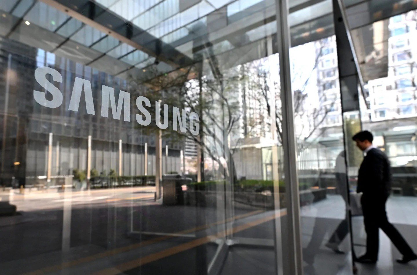 Samsung, calano utili e fatturato nel Q4 2024 ma c'è una crescita su base annua