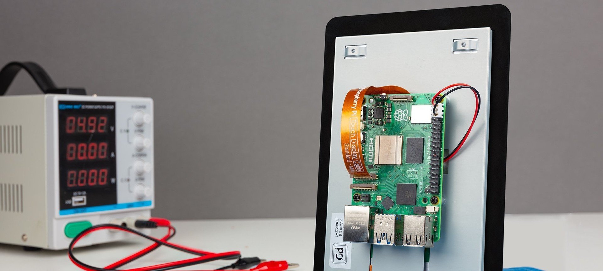 Raspberry Pi Touch Display 2 ufficiale, 9 anni dopo il primo modello | Prezzo