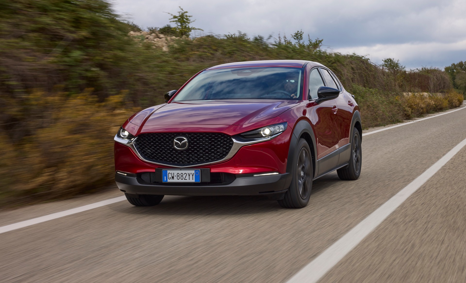 Mazda CX30 2025, prima prova con il motore eSkyactiv G da 140 CV Video