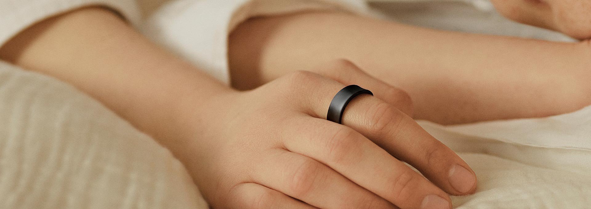 Galaxy S25 Edge non è l'unica novità: c'è anche un esclusivo Galaxy Ring bicolore