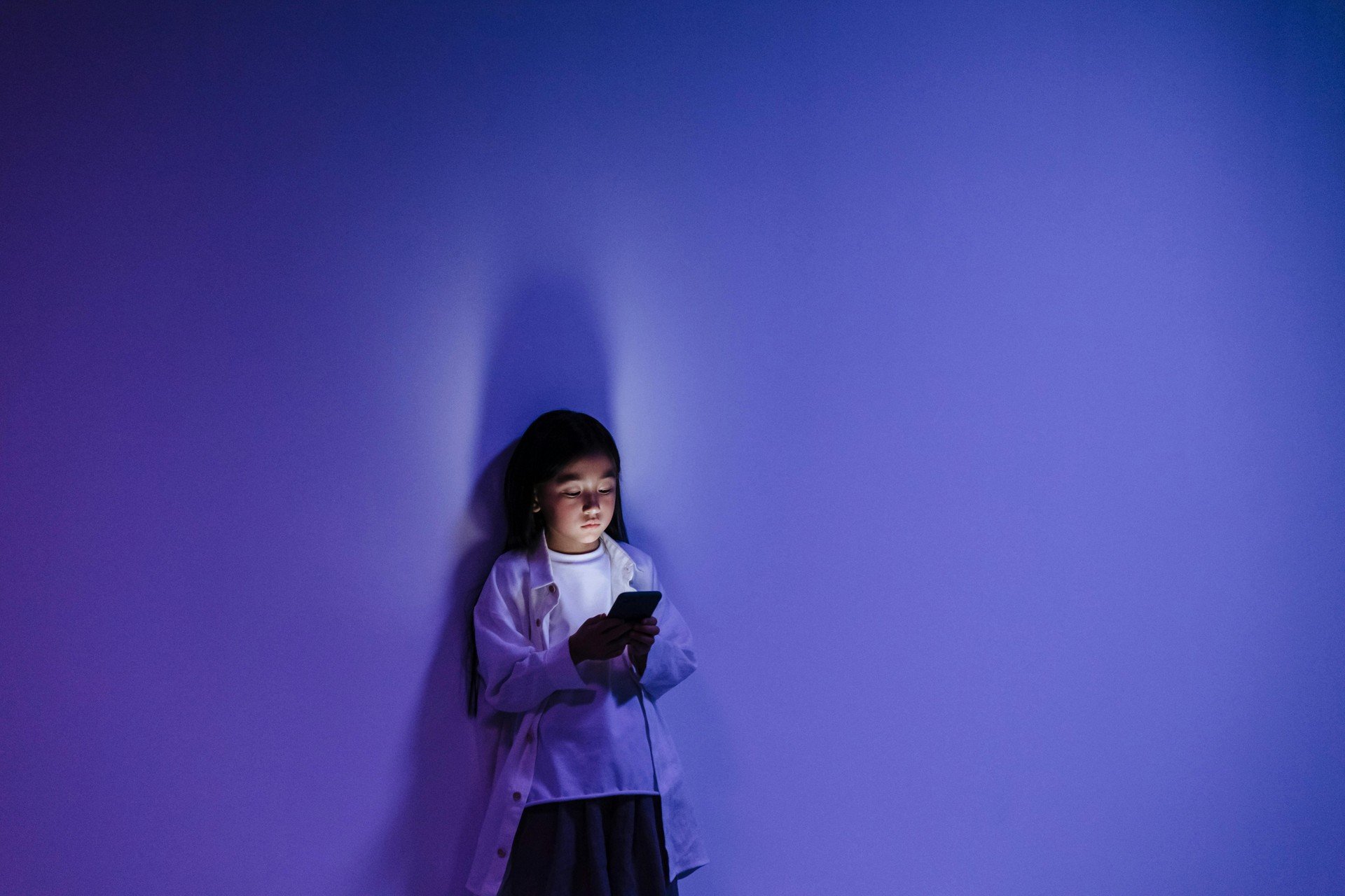 Smartphone, l'Emilia-Romagna vuole vietarli ai bambini