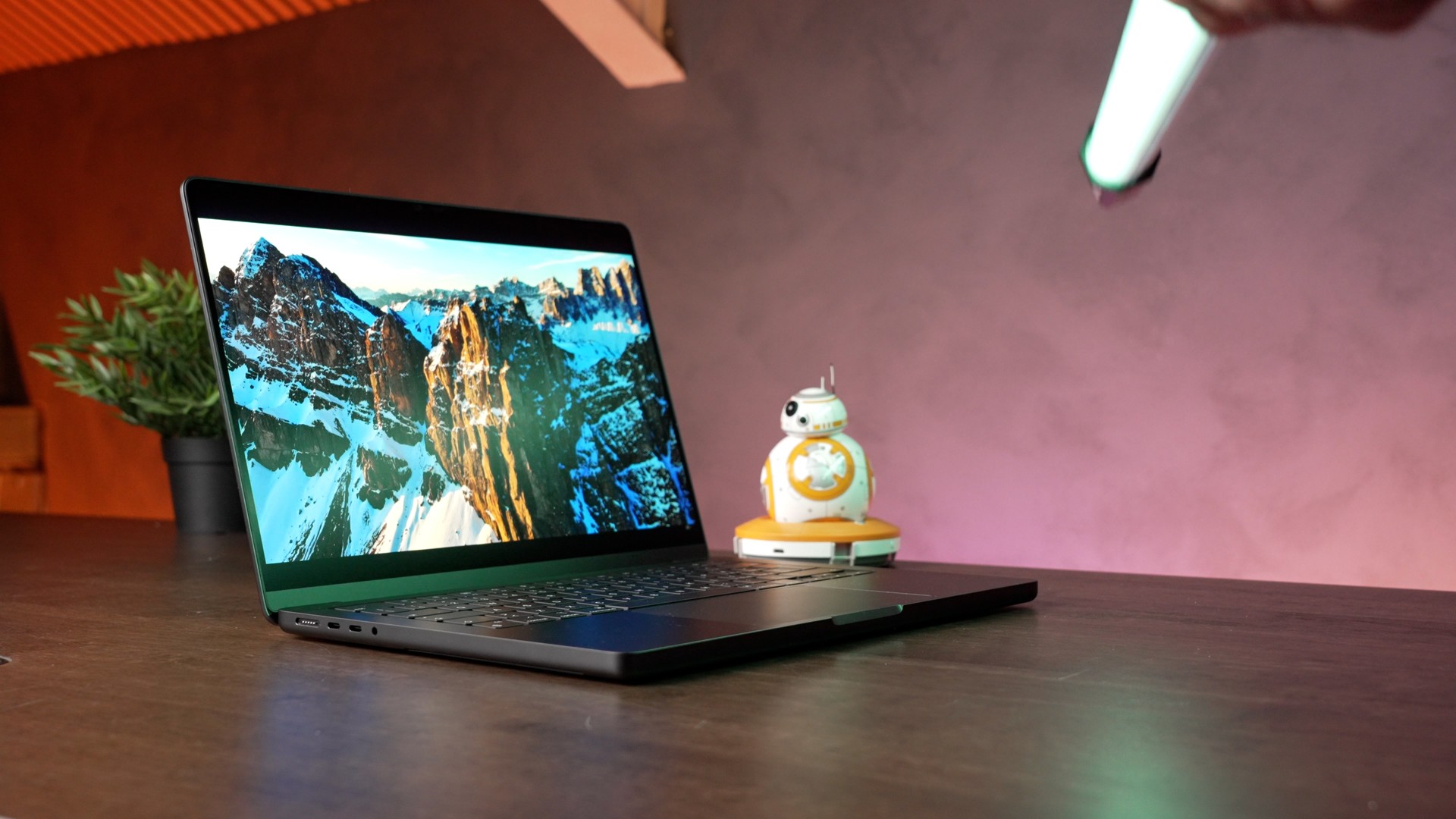MacBook Pro 14 (M4 Pro e 24/512 GB) in offerta su Amazon: è un best buy (-450)