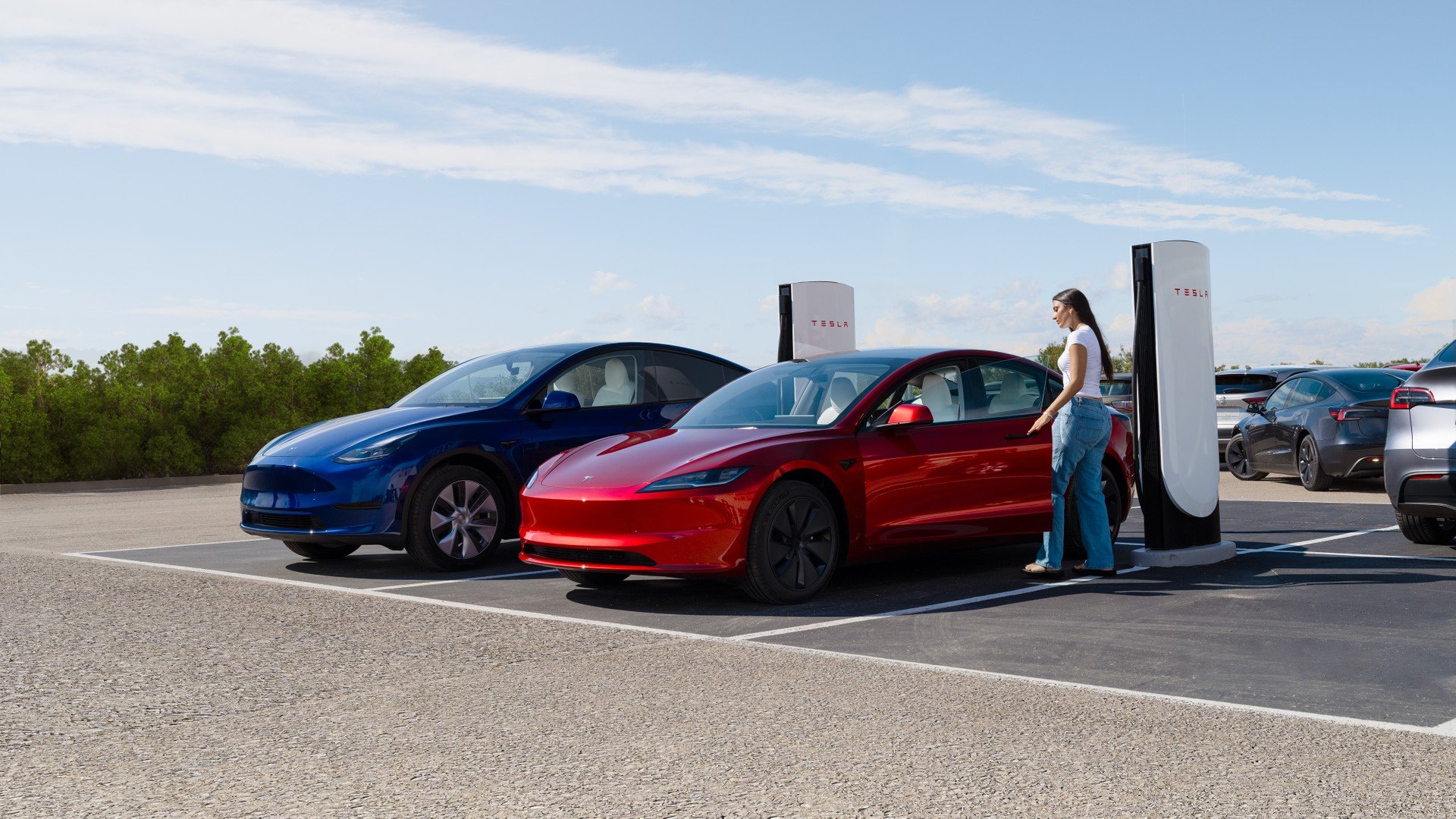 Tesla Supercharger V4, in arrivo la ricarica a 500 kW