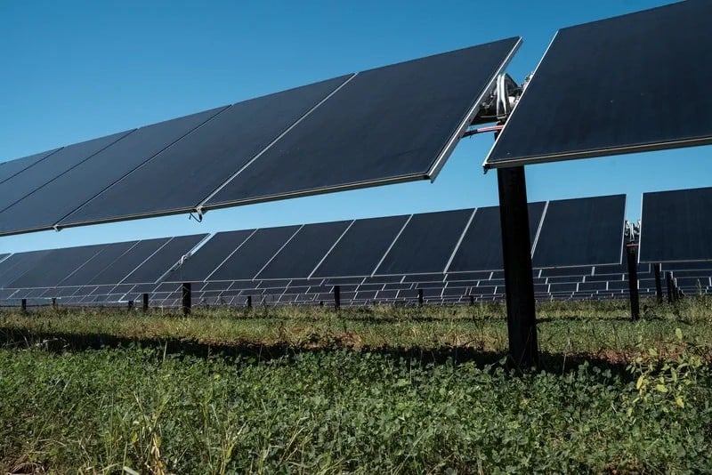 Corre il fotovoltaico nel mondo: la capacità ha superato i 2,2 TW nel 2024