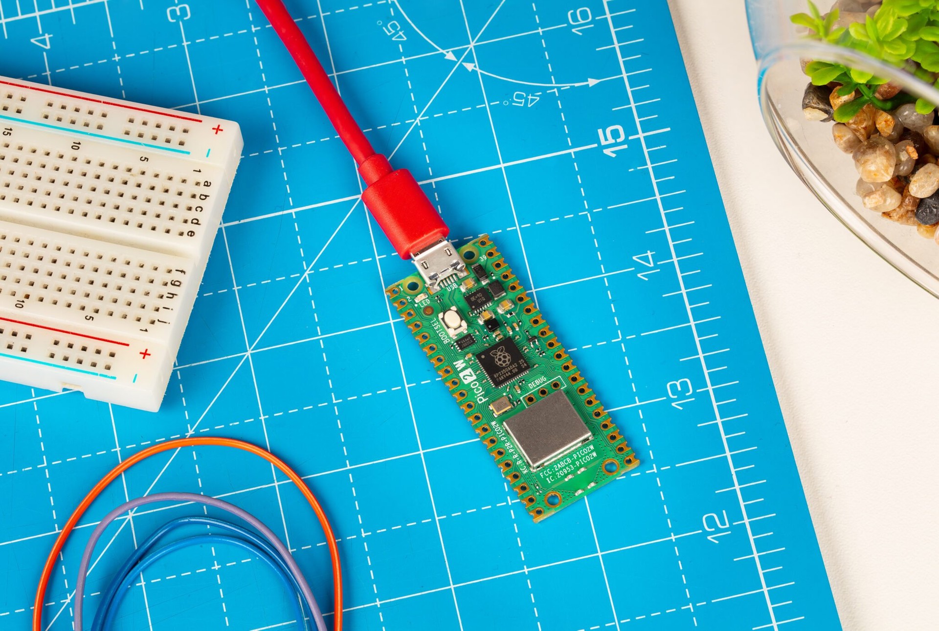 Raspberry Pi Pico 2 WH (con intestazioni) - it