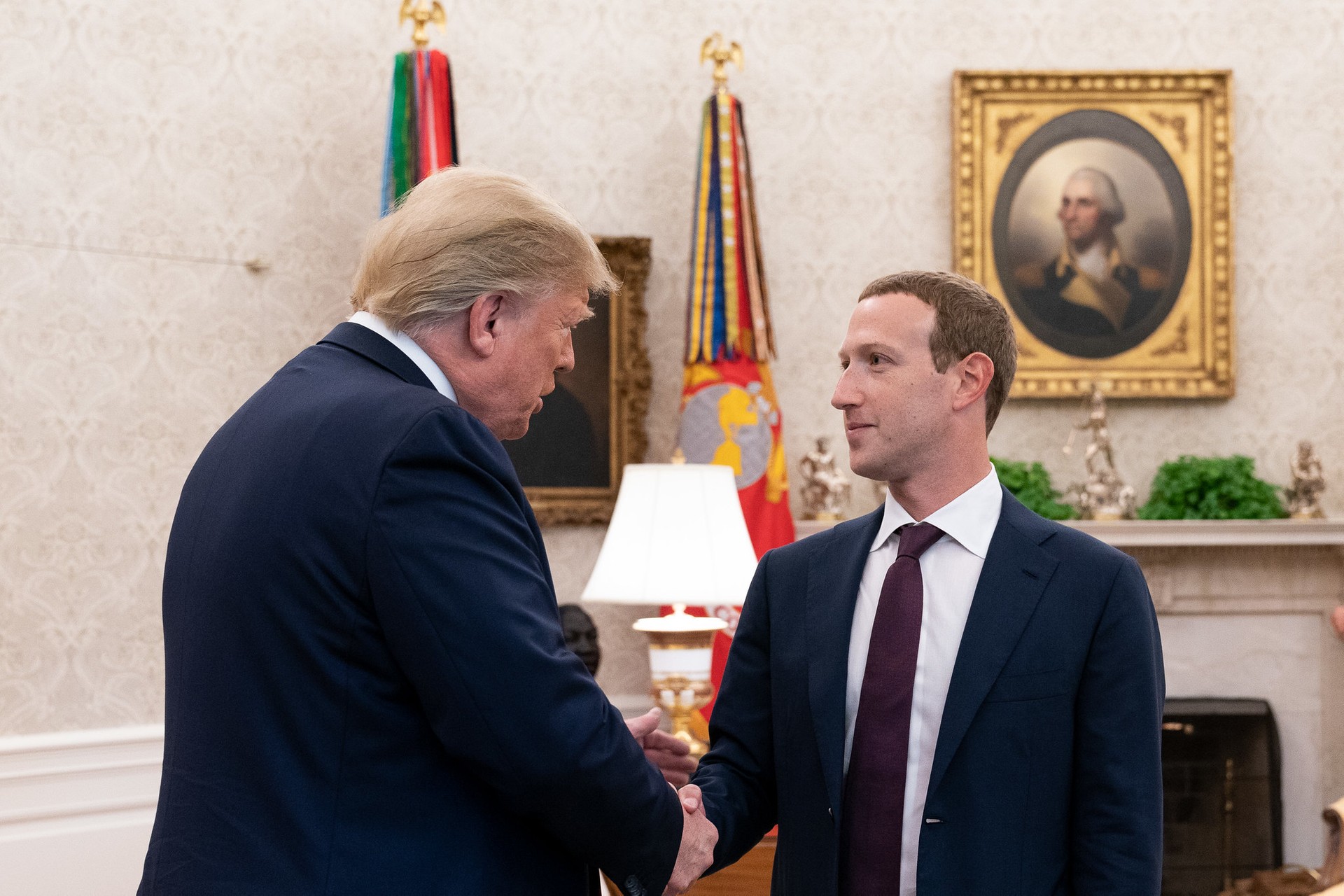 Zuckerberg a cena da Trump: prove di pace tra Meta e il futuro governo USA