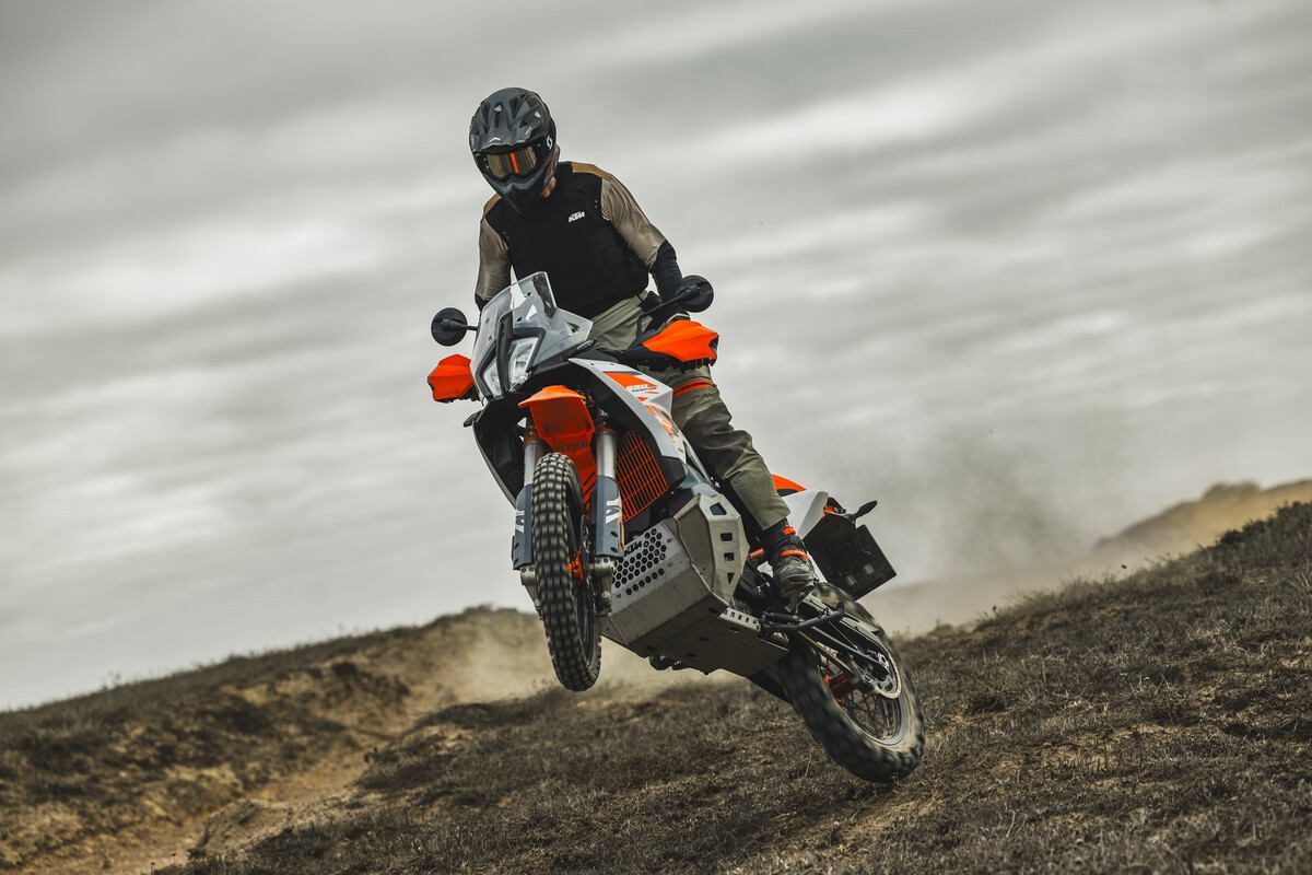 KTM 890 Adventure R: ecco come cambia per il 2025