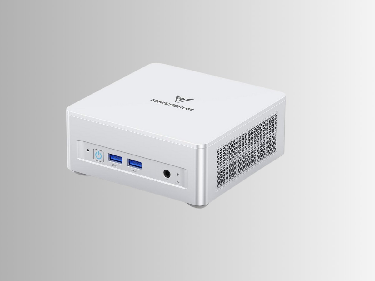 MINISFORUM ミニPC UM870 Slim（Ryzen7 8745H) MINISFORUM UM870 SlimMini PC, mini computer AMD Ryzen 7 8745H (8C