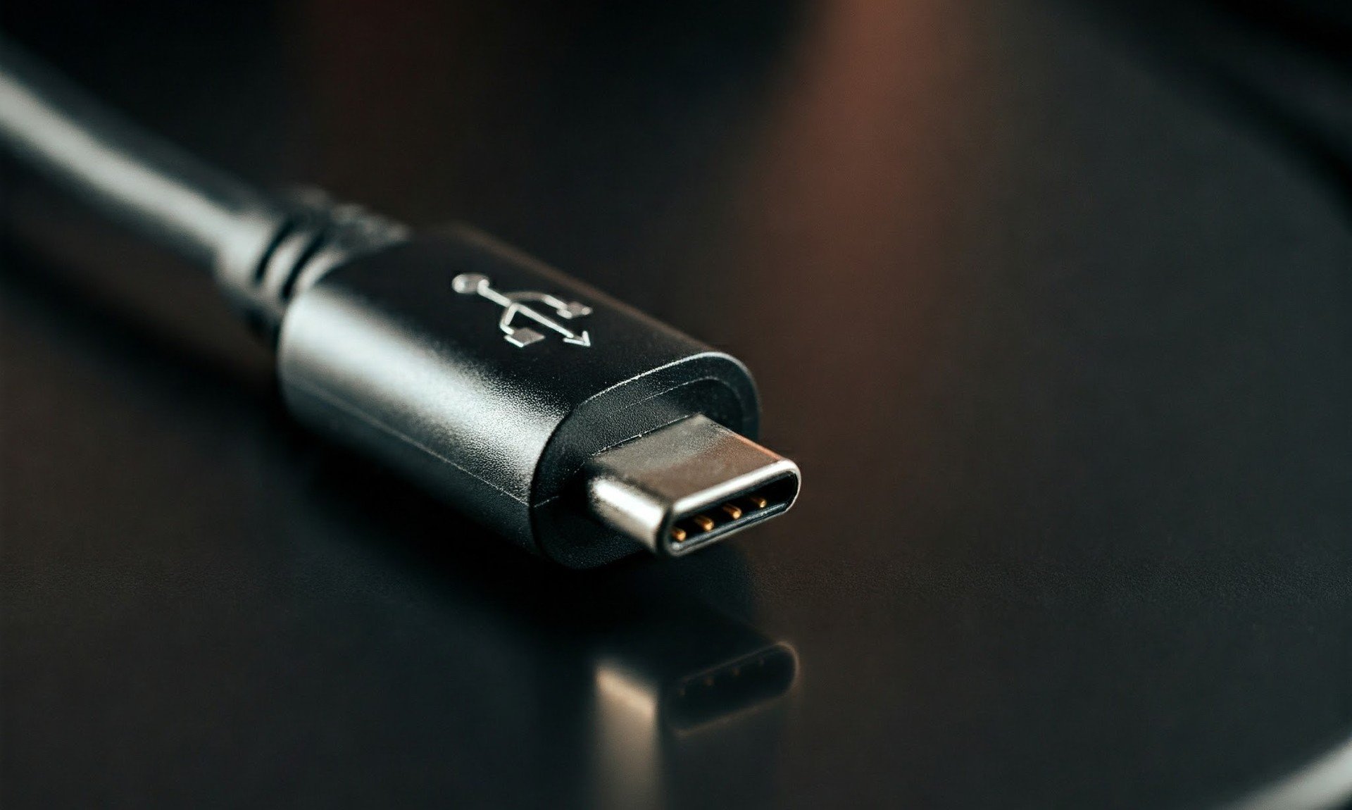 Allarme sicurezza: i cavi USB-C contraffatti possono svuotare il nostro conto corrente