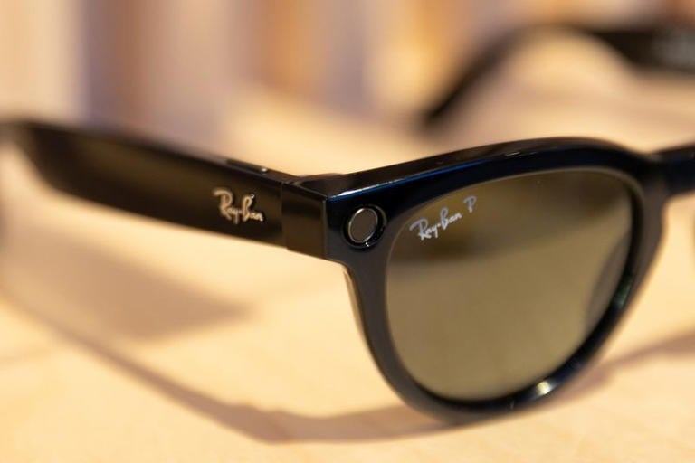 Meta aggiorna gli occhiali Ray-Ban: nuove funzioni per utenti ipovedenti