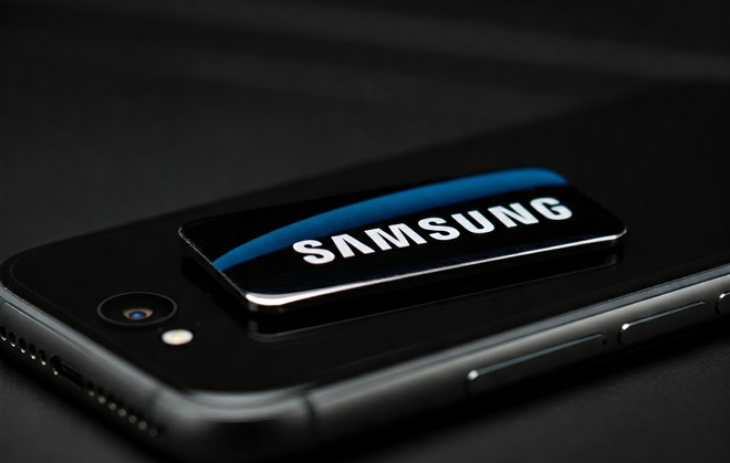 Anteprima: Samsung sta lavorando a degli auricolari "a clip": nuove immagini