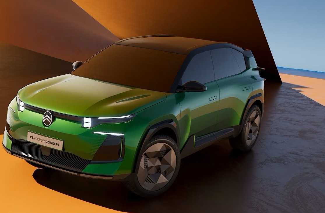 La nuova Citroen C5 Aircross sarà al 95% identica al concept dell'anno scorso