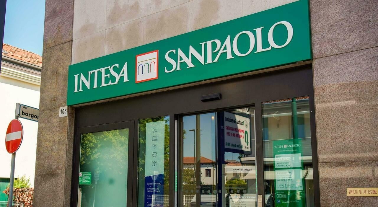 Intesa Sanpaolo, ci sono nuovi indagati per la violazione di dati bancari