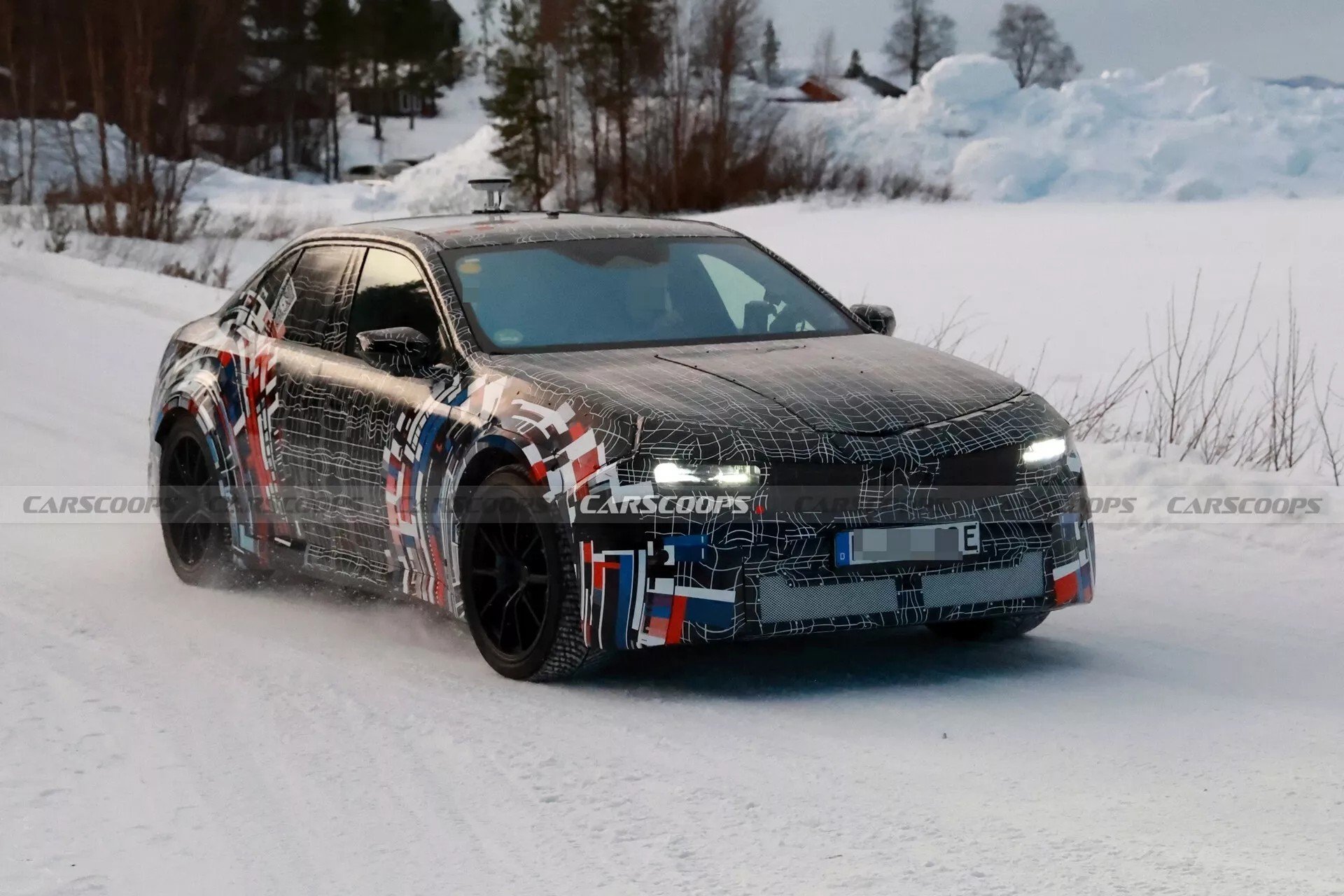 BMW M3, test invernali per la sportiva elettrica. 4 motori per tanto divertimento