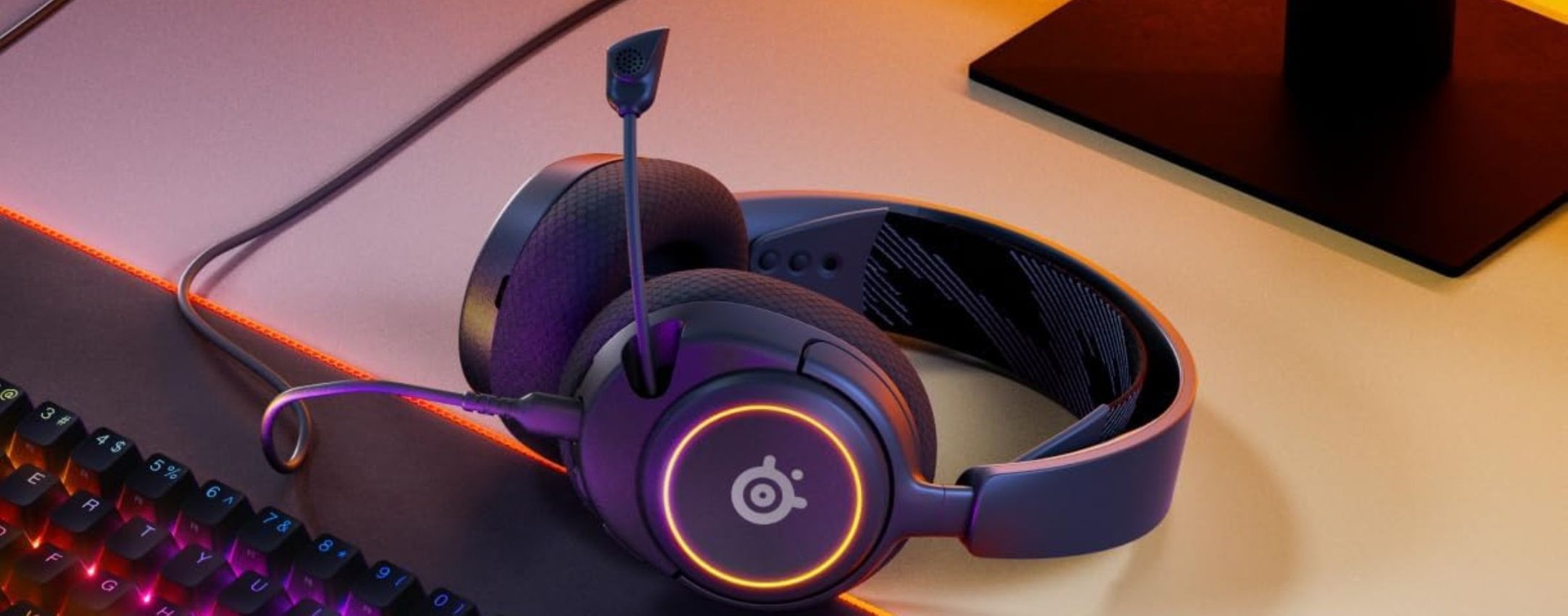 SteelSeries Arctis Pro Cuffie Gaming | Driver Ad Alta Risoluzione 10-40000 Hz | Surround DTS V2.0 | Microfono ClearCast - 2