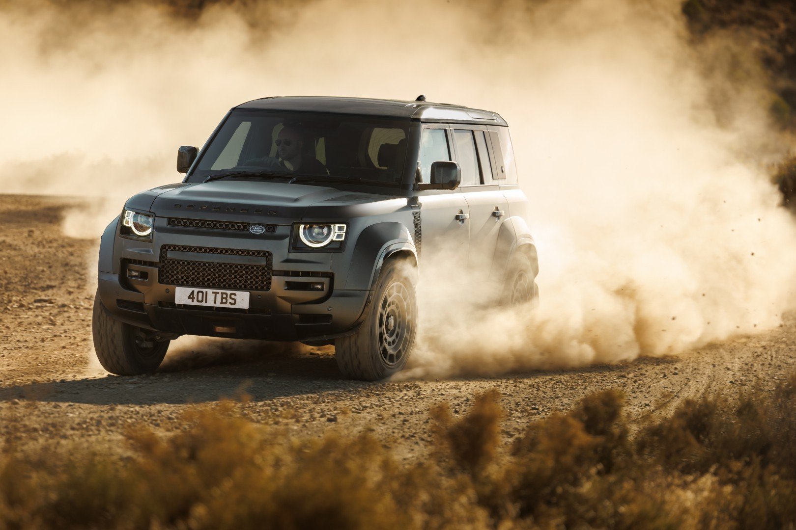 Land Rover Defender: alla Dakar 2026 con un fuoristrada su base OCTA