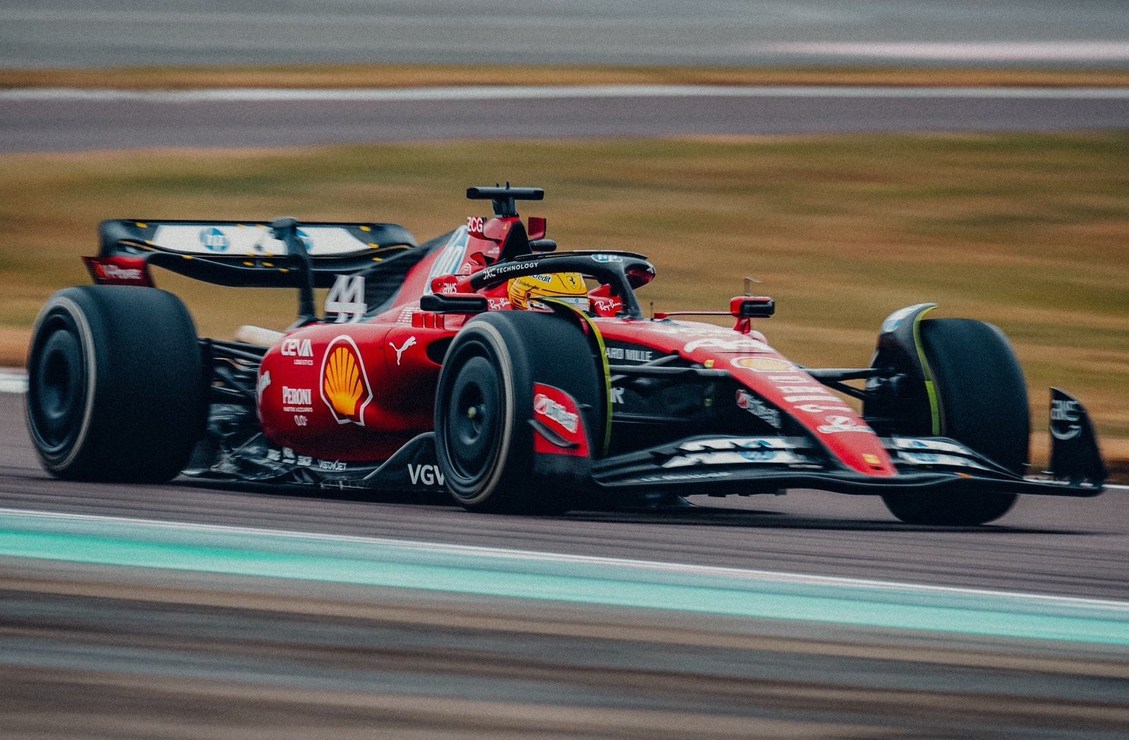 Ferrari, Hamilton a Fiorano: tra i momenti più belli della mia vita. Tifosi in delirio