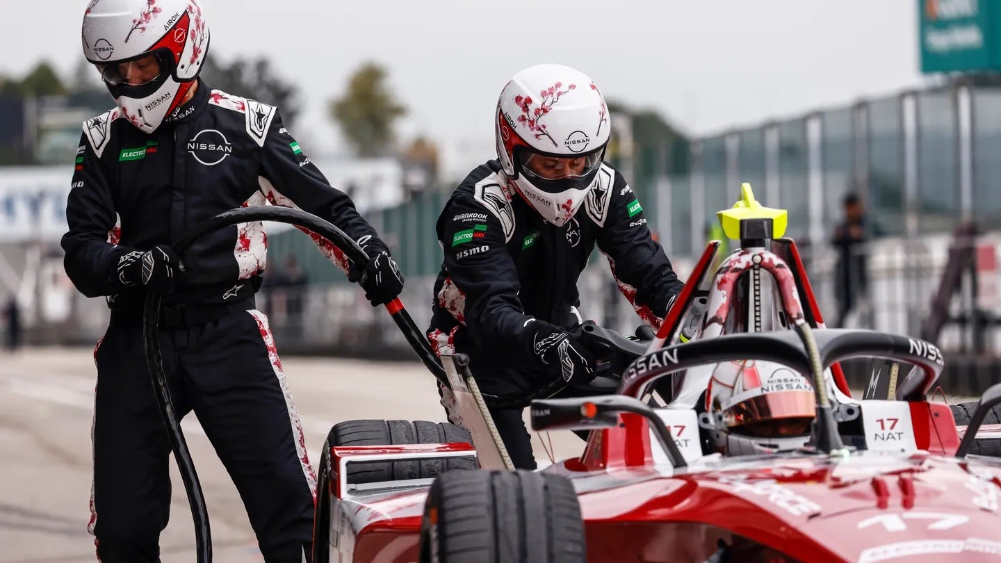 Formula E, pit stop ad altissima potenza: ricarica a 600 kW in gara