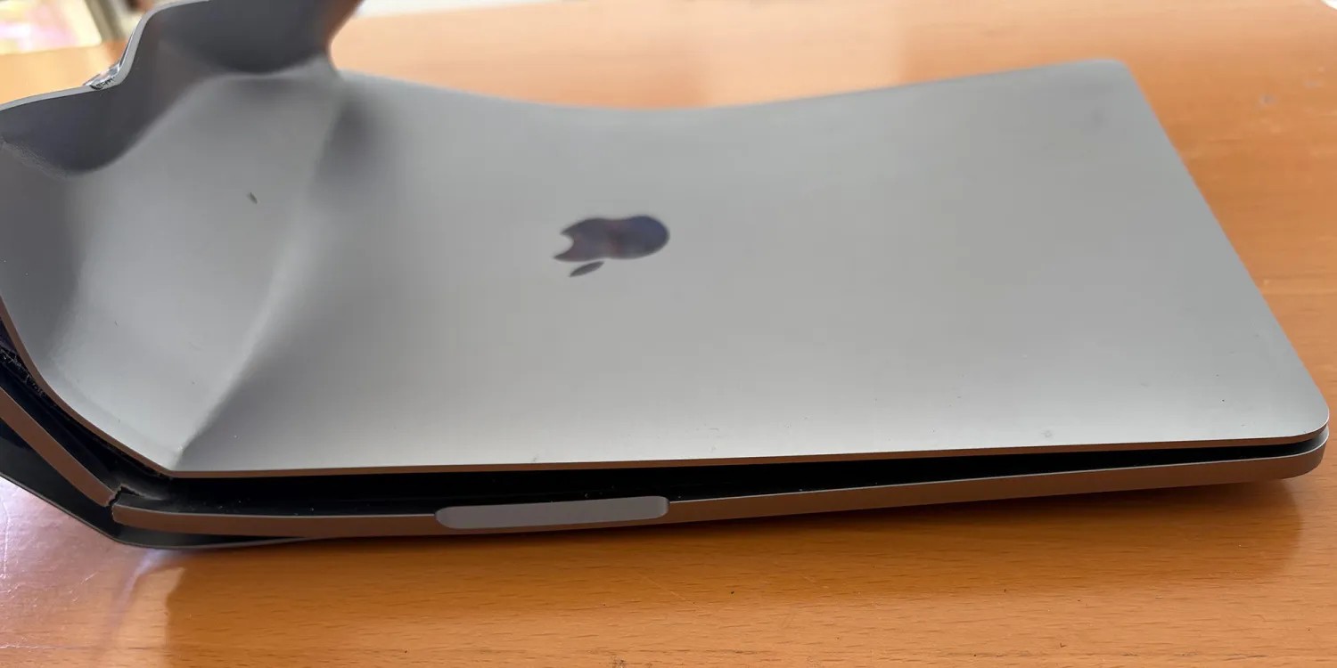 MacBook distrutto in un incidente d'auto: la richiesta AppleCare+ viene rifiutata