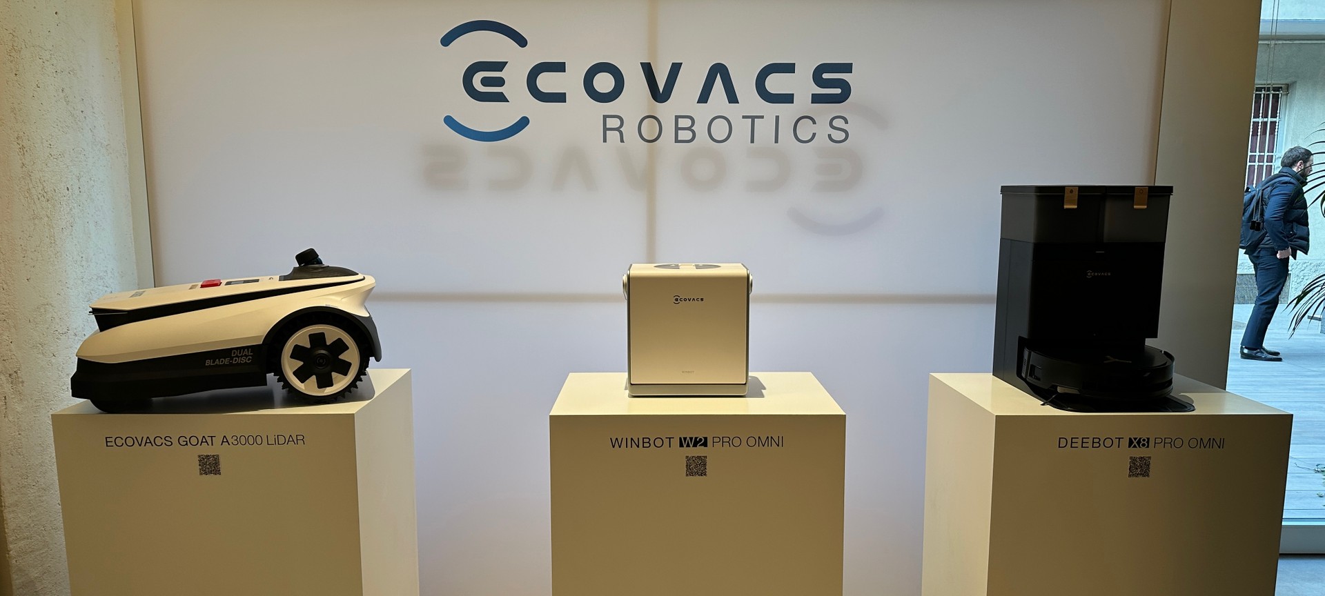 Ecovacs lancia in Italia Deebot X8 Pro Omni e altri robot per la pulizia: dettagli e prezzi