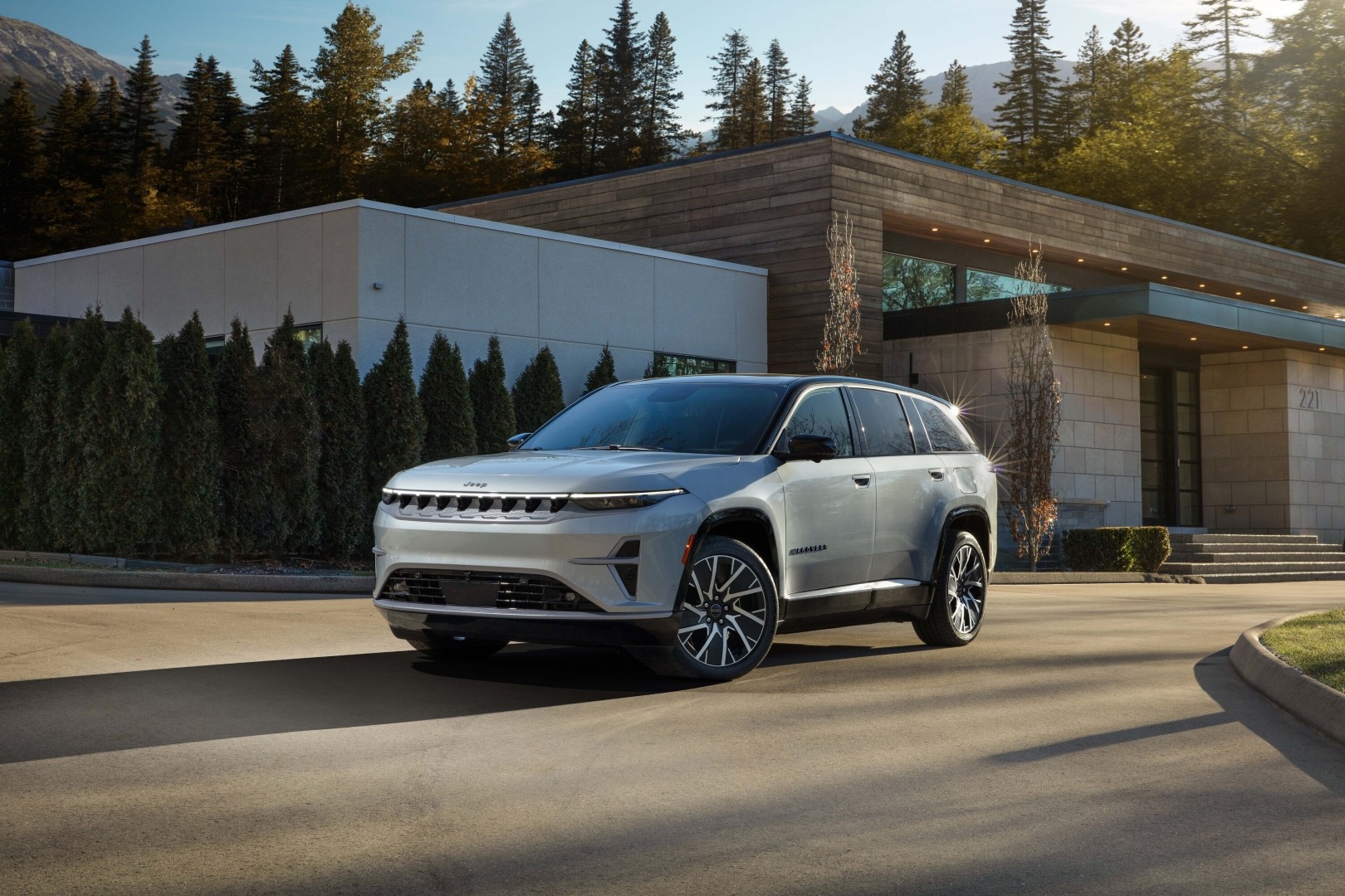 Jeep Wagoneer S 2025, la gamma del SUV si amplia con la versione Limited