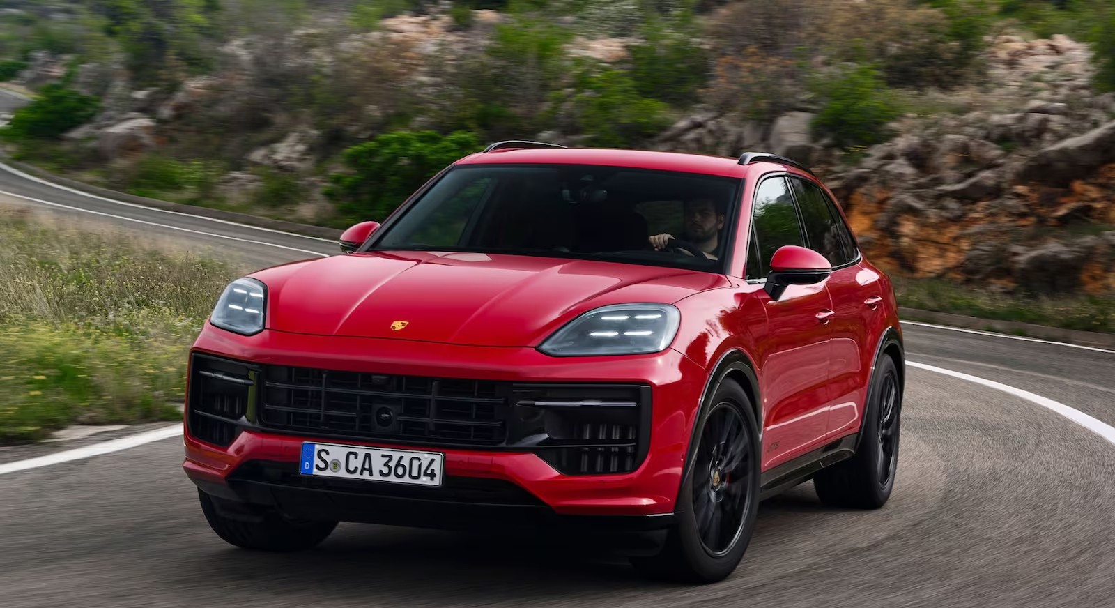 Porsche avverte: il ritorno ai motori a combustione e Plug-in influirà sui profitti