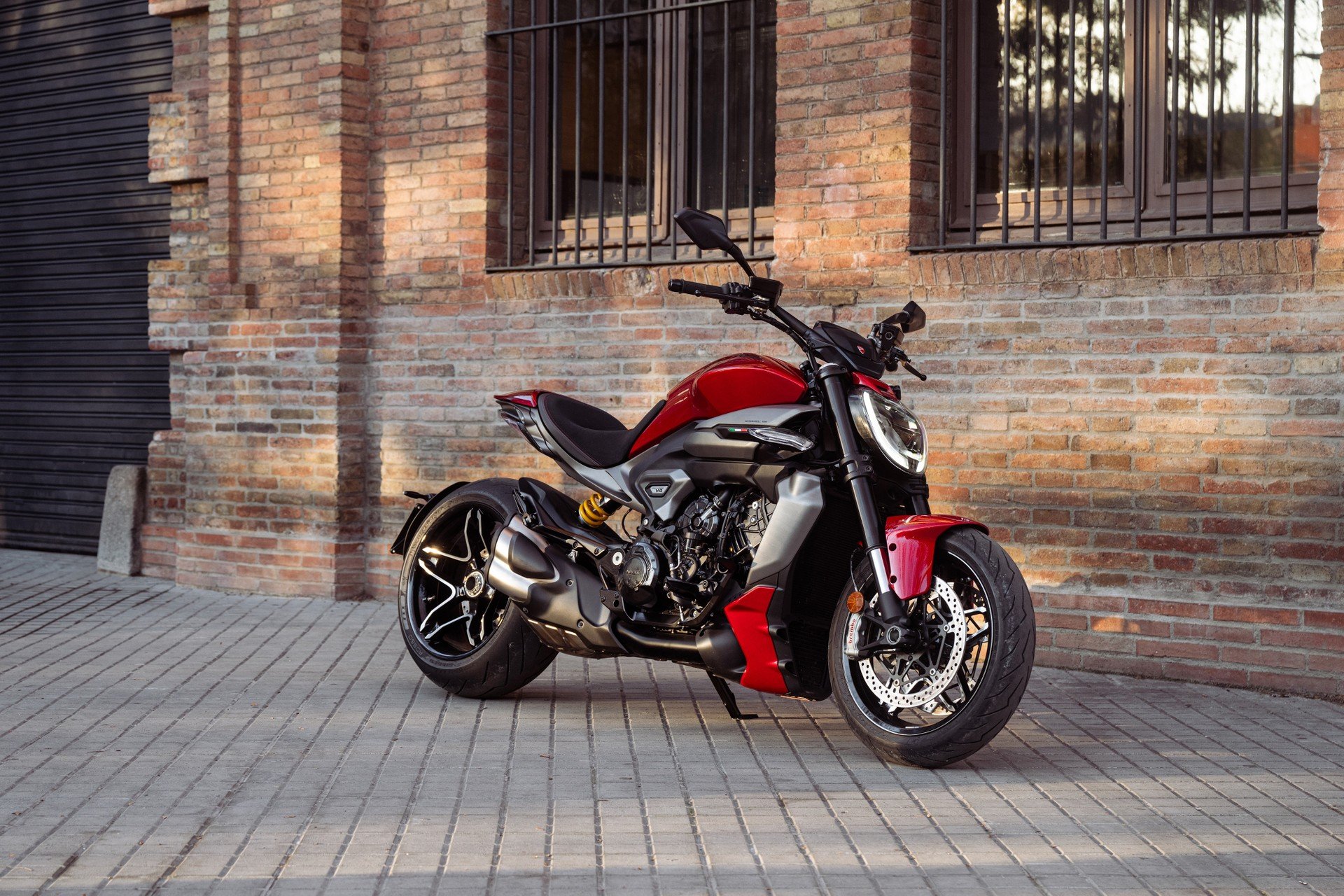 Ducati XDiavel V4 2025, ecco come evolve la sport cruiser. Addio bicilindrico