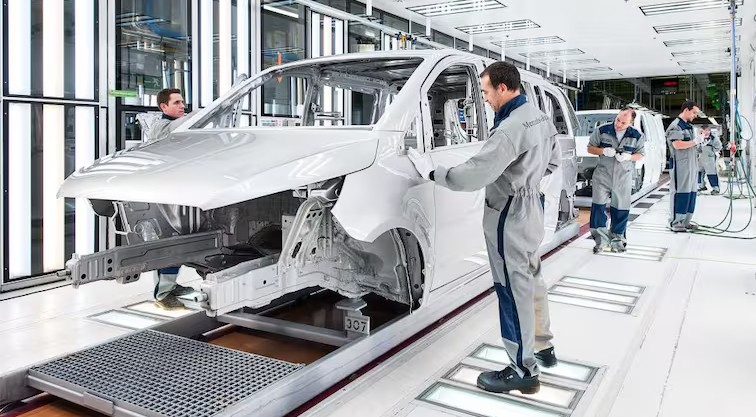 I van Mercedes su un'unica piattaforma: l'elettrico accoglierà il motore termico