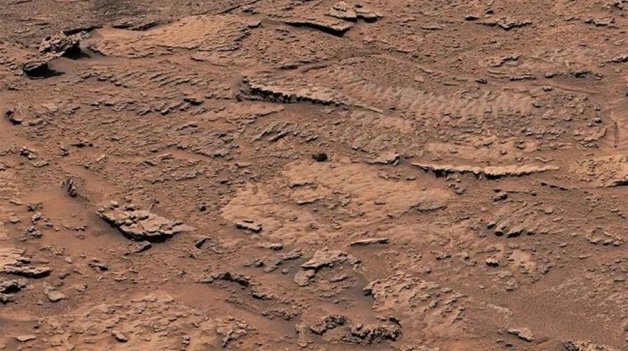 Il rover Curiosity trova prove di antichi laghi su Marte: nuova scoperta NASA