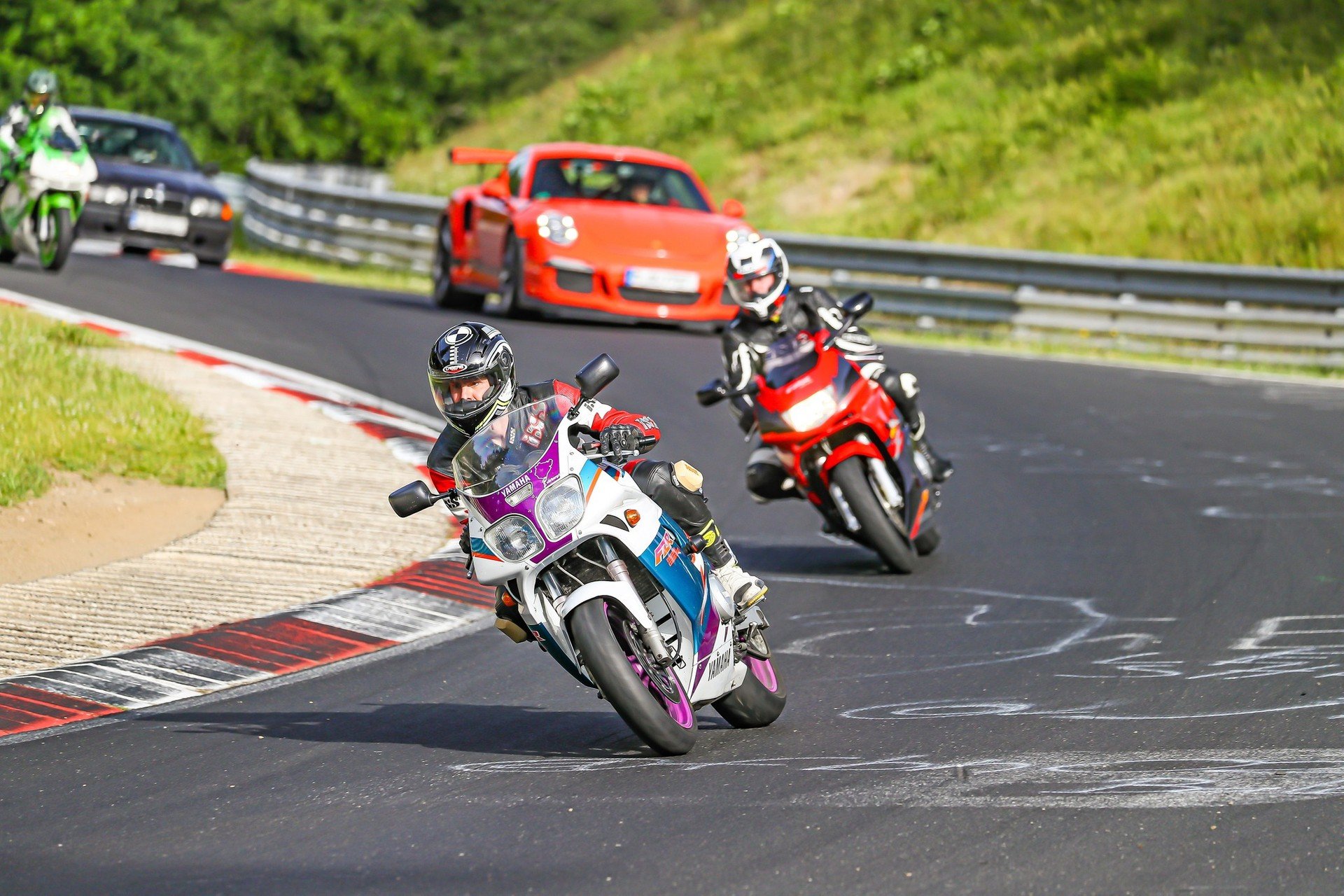 Nürburgring, per le moto cambia tutto: stop alle sessioni miste con le auto