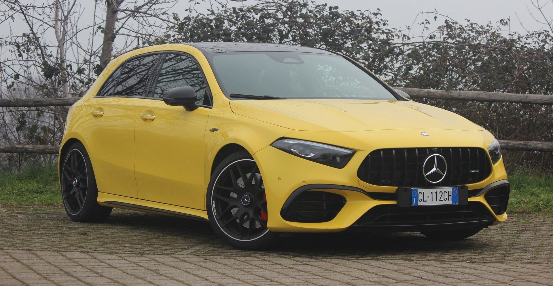 Mercedes AMG A45 S: la storia di un mostro che fa tremare le supercar | Video