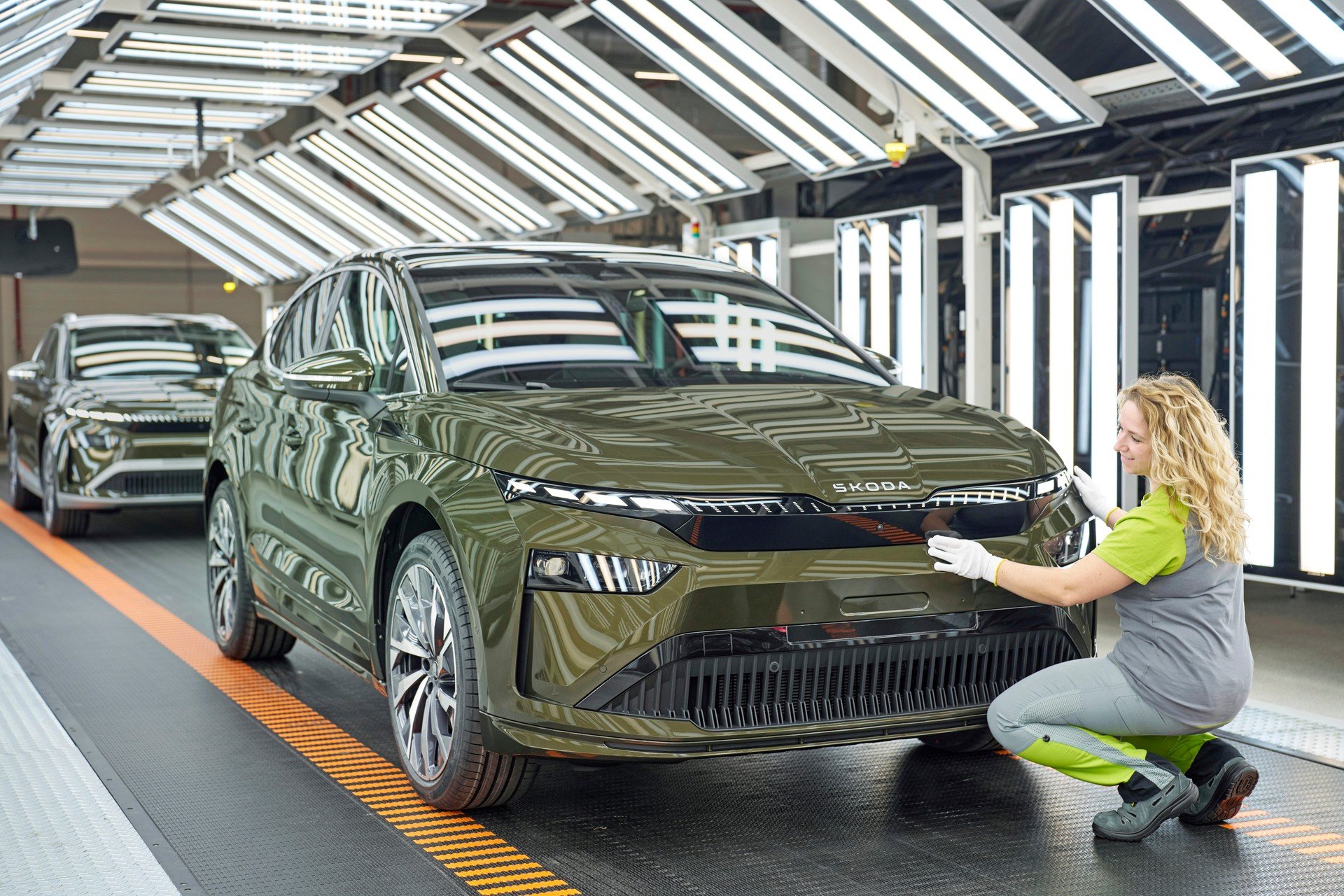 Skoda Enyaq 2025, al via la produzione del restyling. Modelli e prezzi