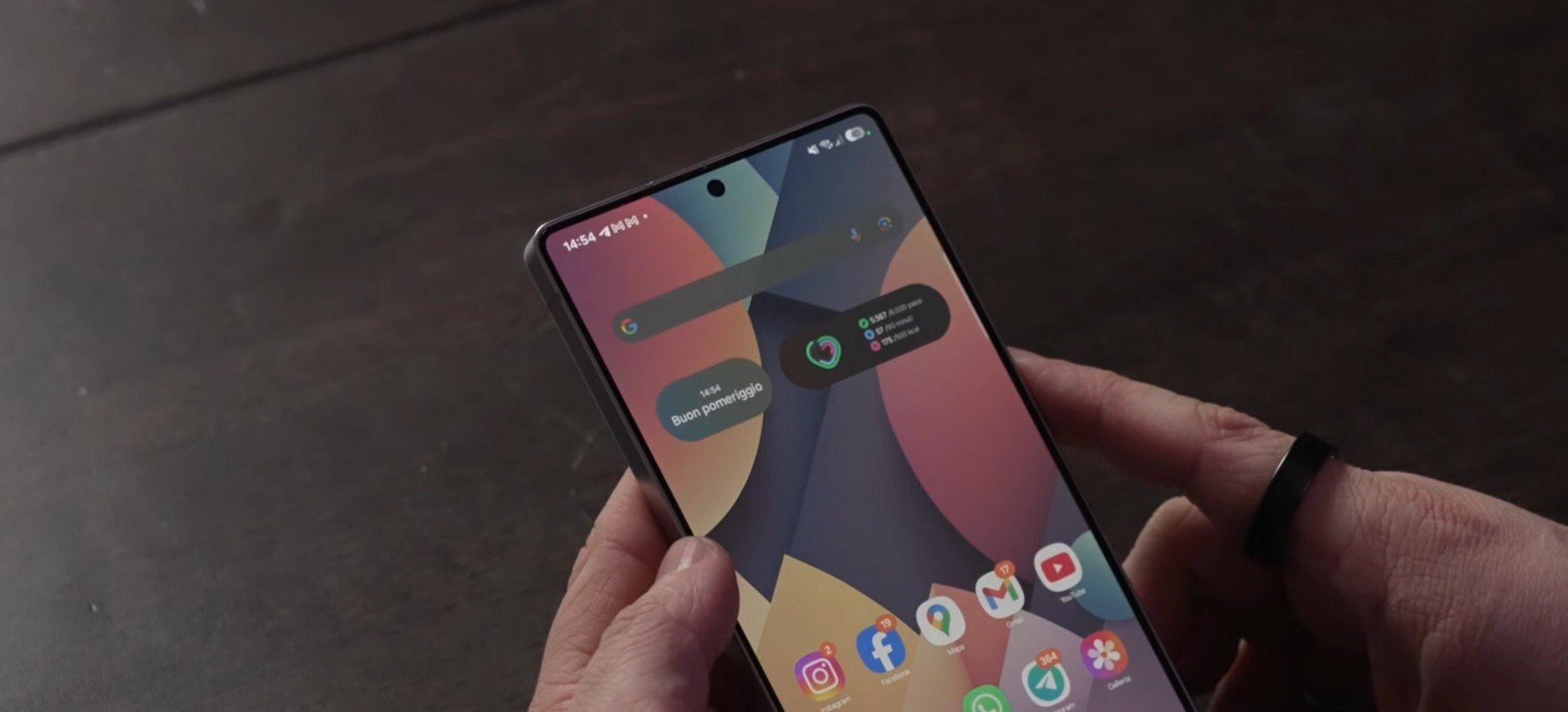 One UI 7 stabile da aprile, Samsung conferma. Beta estesa a nuovi smartphone